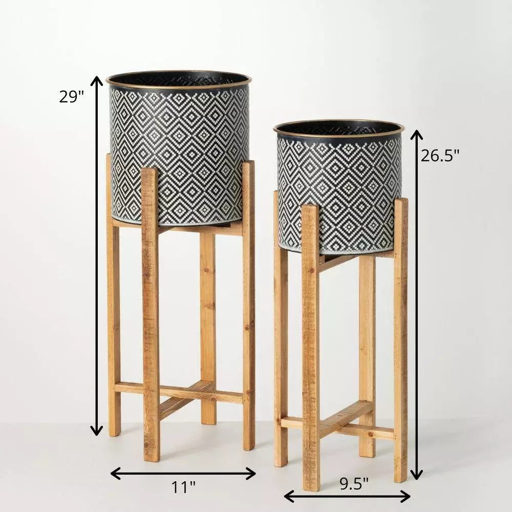 SULLIVANS Black and White Gemoetric Pattern Metal Planter on Stand (Set of 2) 7 SULLIVANS Black and White Gemoetric Pattern Metal Planter on Stand (Set of 2) - Image 5
