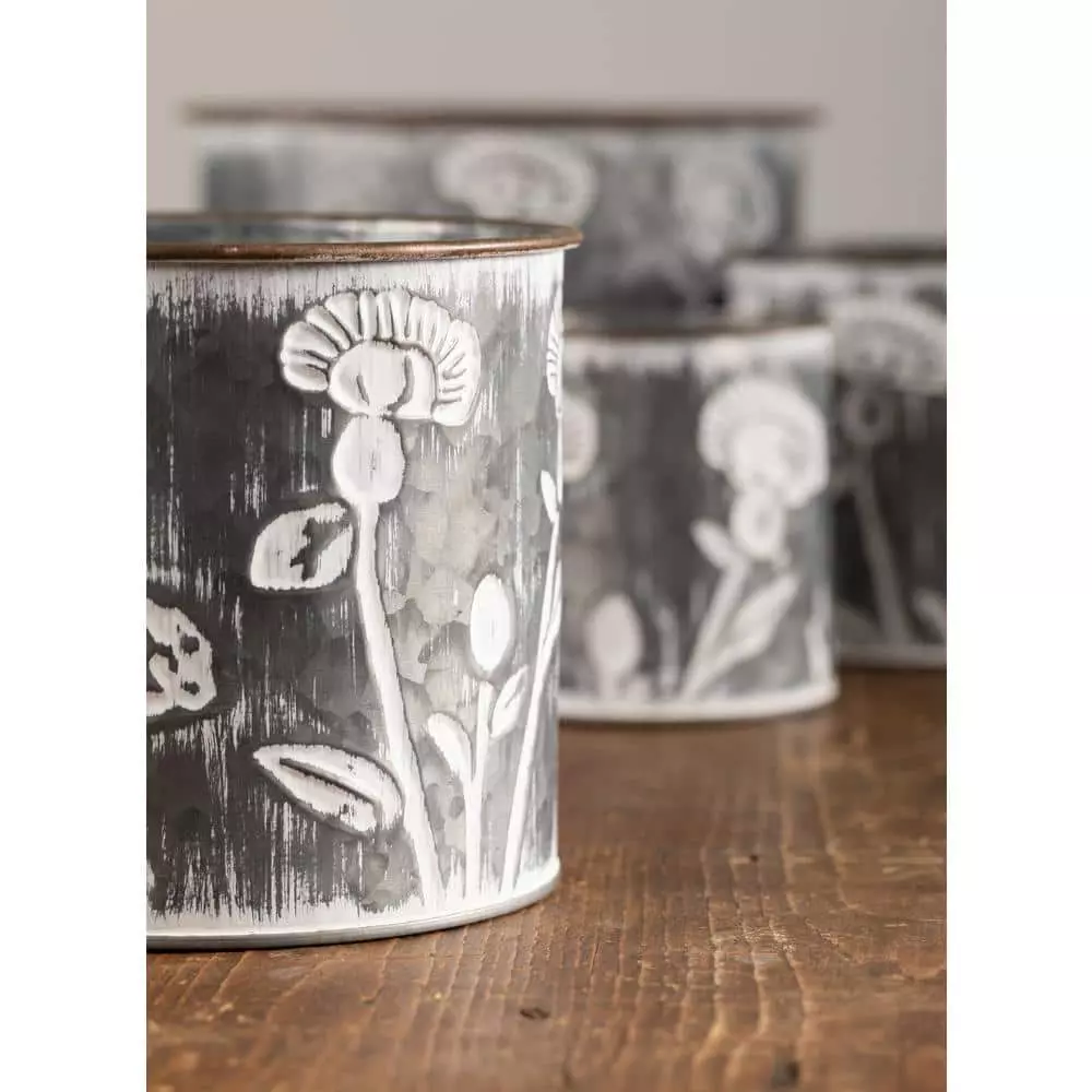 SULLIVANS Silver Metal Flower Patterned Planter (Set of 4) 4 SULLIVANS Silver Metal Flower Patterned Planter (Set of 4) - Image 2