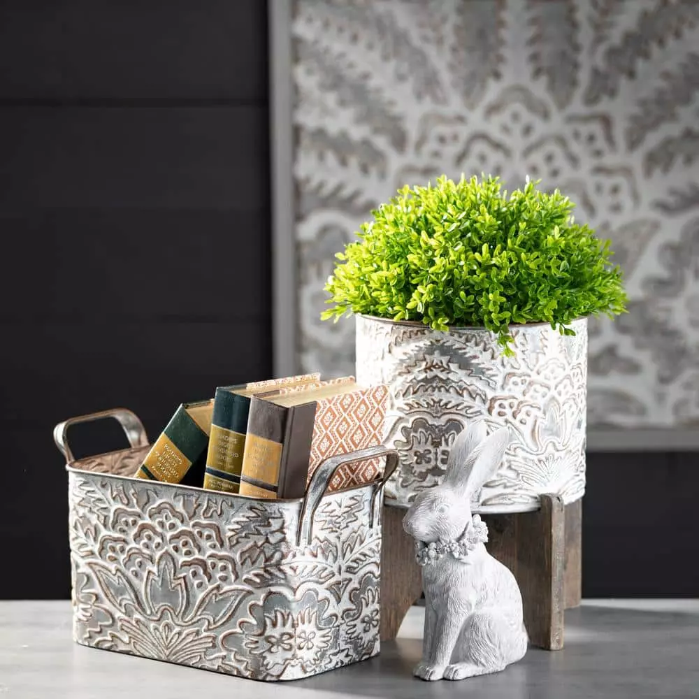SULLIVANS White and Gray Flourish Metal Planter (Set of 2) 5 SULLIVANS White and Gray Flourish Metal Planter (Set of 2) - Image 3